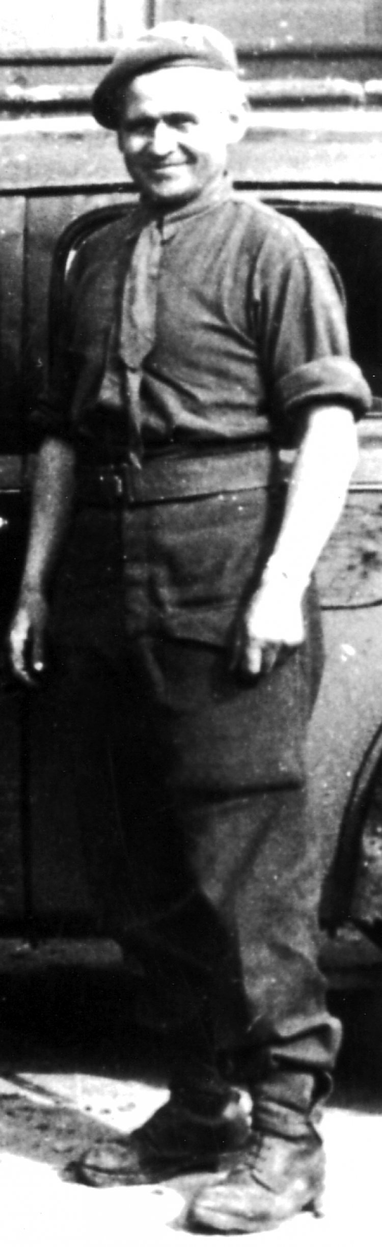 Gérard Raphaël Algoet kurz vor seiner Abreise aus dem befreiten KZ Buchenwald.
Fotograf unbekannt, April 1945
Privatbesitz