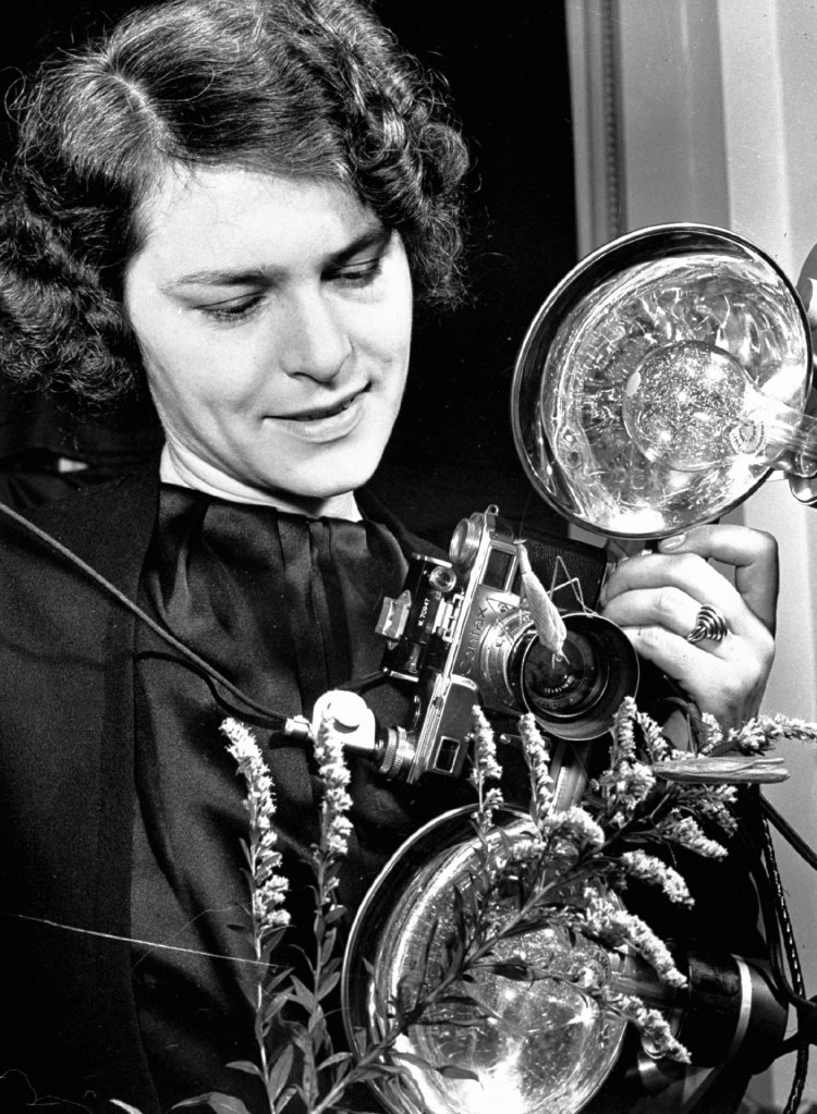 Margaret Bourke-White with her camera. 
Carl Mydans, January 1938
Time & Life Pictures/Getty Images, Munich