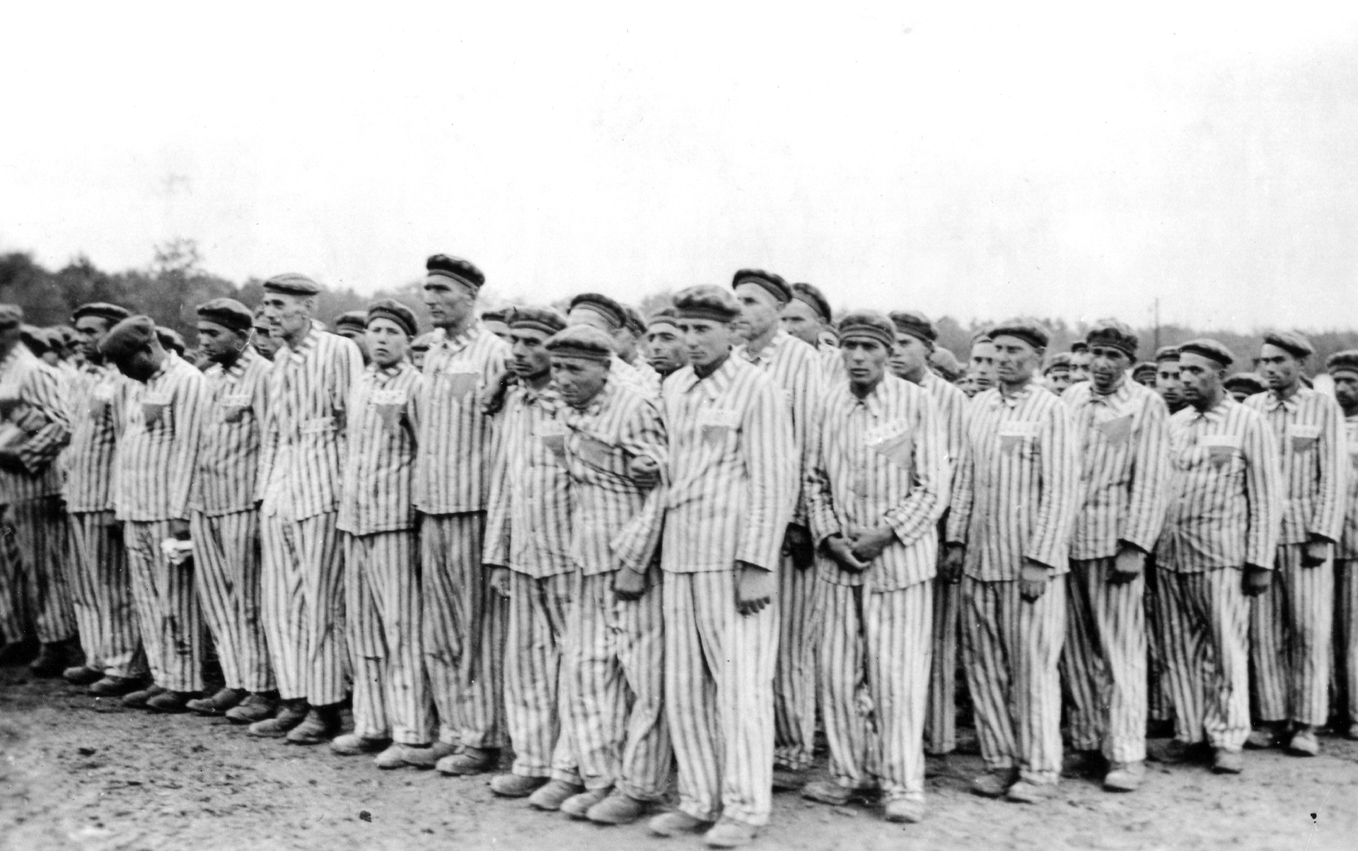 Concentration camp. Концентрационный лагерь Бухенвальд. Узники концлагеря Бухенвальд. Концлагерь Бухенвальд фото узников.